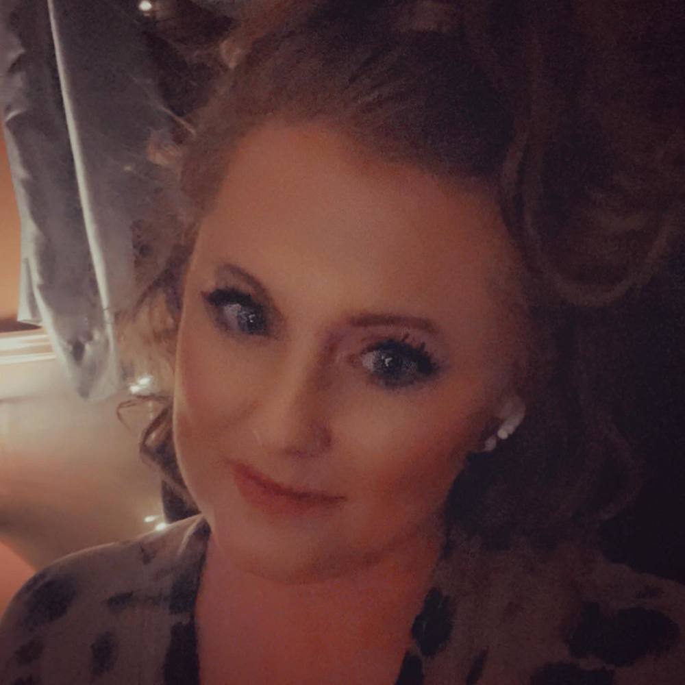 Meet your Posher, Courtney